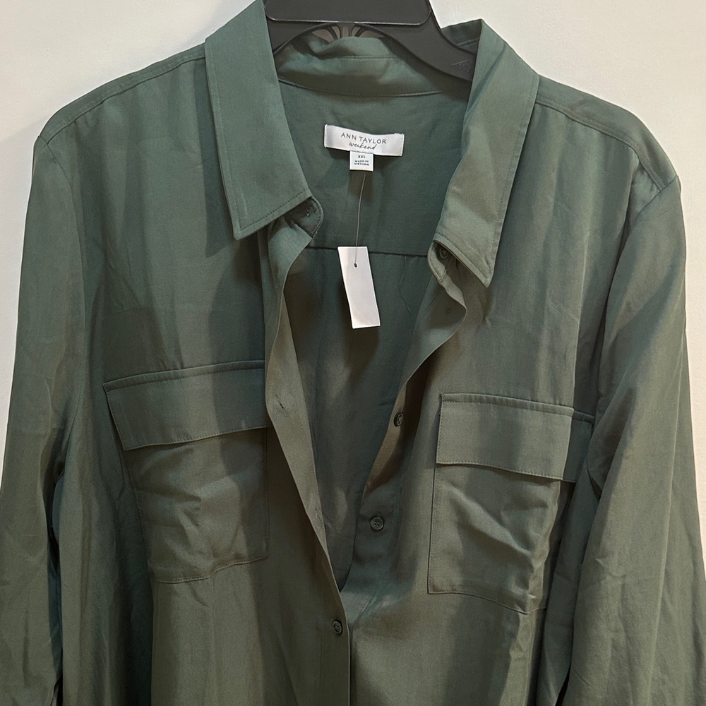 Ann Taylor weekend Dark Green Button-Up Shirt